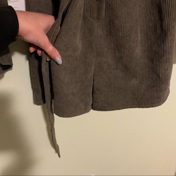 Courduroy Belted Romper - Picture 5 of 10